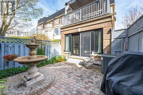 331 Robinson Street, Oakville, ON - Outdoor