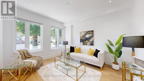 339 Pine Cove Road, Burlington, ON - Indoor Photo Showing Living Room