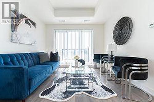 A505 - 160 Canon Jackson Drive, Toronto, ON - Indoor Photo Showing Living Room
