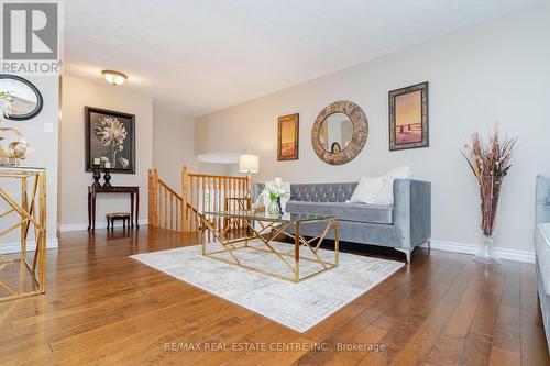 22 College Avenue, Orangeville, ON - Indoor Photo Showing Living Room