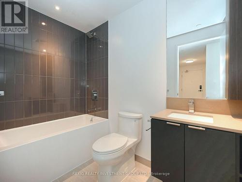 5810 - 3883 Quartz Road, Mississauga, ON - Indoor Photo Showing Bathroom