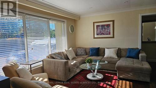 2165 Samway Road, Oakville, ON - Indoor Photo Showing Living Room