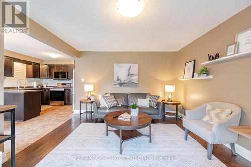 14 Maude Lane, Guelph, ON - Indoor Photo Showing Living Room