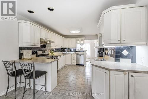 142 West Street, Oakville, ON - Indoor Photo Showing Kitchen