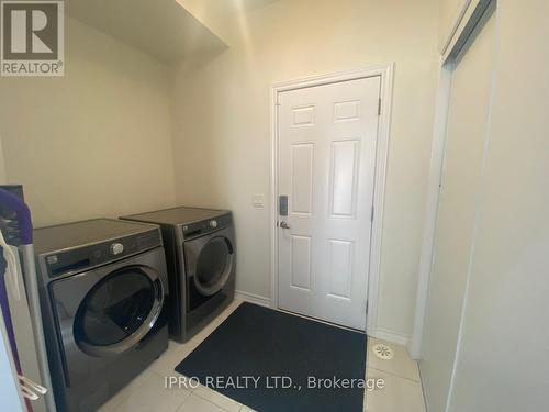 418 Wheat Boom Drive, Oakville, ON - Indoor Photo Showing Laundry Room