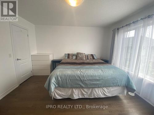 418 Wheat Boom Drive, Oakville, ON - Indoor Photo Showing Bedroom