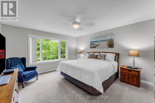 8 - 25 Manor Park Crescent, Guelph, ON - Indoor Photo Showing Bedroom