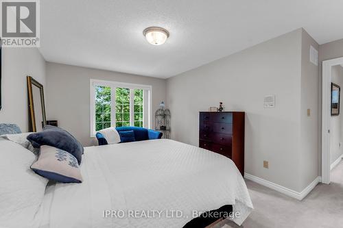 8 - 25 Manor Park Crescent, Guelph, ON - Indoor Photo Showing Bedroom