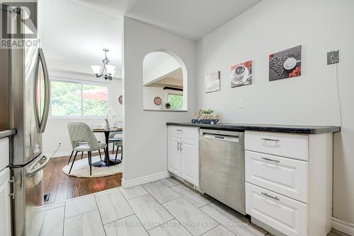 6 - 453 Woodview Road, Burlington, ON - Indoor Photo Showing Kitchen