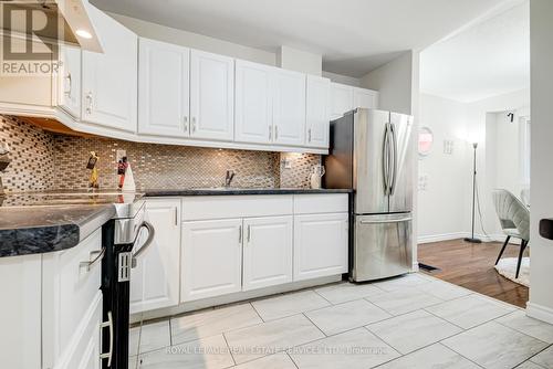 6 - 453 Woodview Road, Burlington, ON - Indoor Photo Showing Kitchen