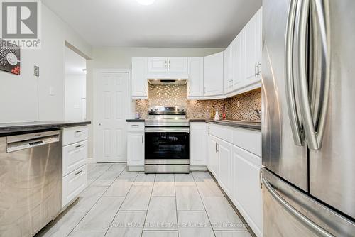 6 - 453 Woodview Road, Burlington, ON - Indoor Photo Showing Kitchen With Upgraded Kitchen