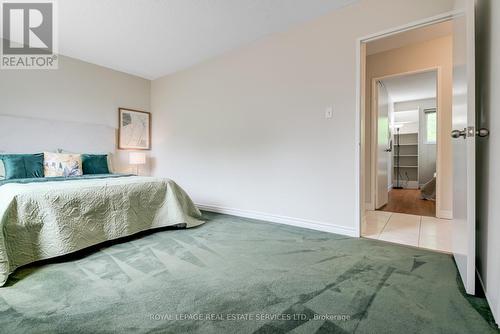 6 - 453 Woodview Road, Burlington, ON - Indoor Photo Showing Bedroom