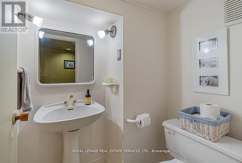 63 Mortimer Avenue, Toronto, ON - Indoor Photo Showing Bathroom