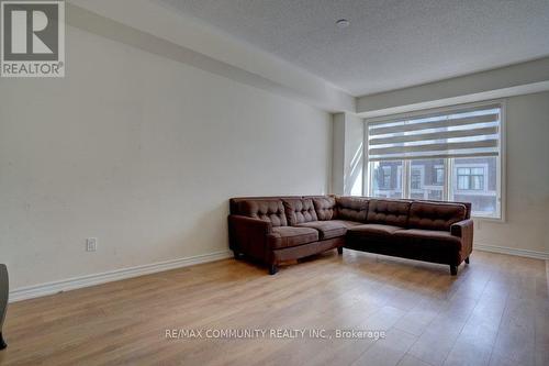 772 Eddystone Path, Oshawa, ON - Indoor Photo Showing Living Room