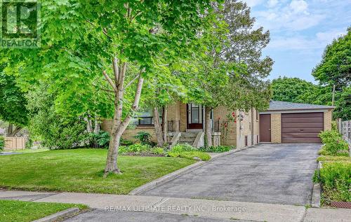 9 Khartoum Avenue, Toronto, ON - Outdoor