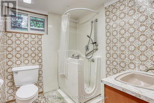 9 Khartoum Avenue, Toronto, ON - Indoor Photo Showing Bathroom