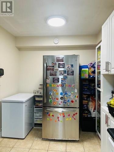 405 - 121 Trudelle Street, Toronto, ON - Indoor Photo Showing Laundry Room