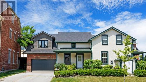 32 Love Court, Richmond Hill, ON - Outdoor With Facade