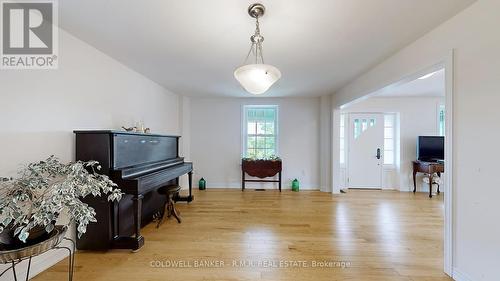 32 Love Court, Richmond Hill, ON - Indoor Photo Showing Kitchen