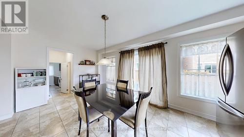 32 Love Court, Richmond Hill, ON - Indoor Photo Showing Bedroom