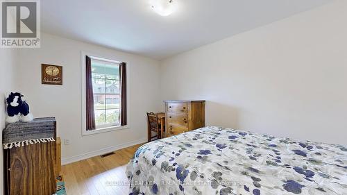 32 Love Court, Richmond Hill, ON - Indoor Photo Showing Other Room