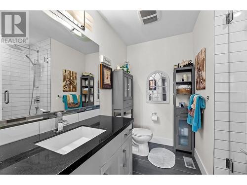 3510 Landie Road Unit# 24, Kelowna, BC - Indoor Photo Showing Bathroom