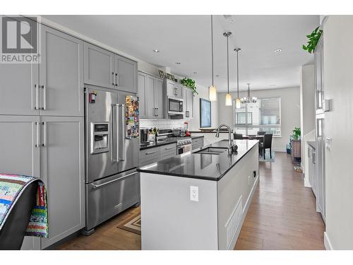 3510 Landie Road Unit# 24, Kelowna, BC - Indoor Photo Showing Kitchen With Upgraded Kitchen