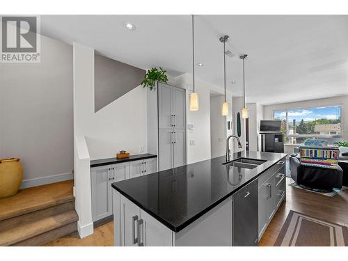 3510 Landie Road Unit# 24, Kelowna, BC - Indoor Photo Showing Kitchen With Double Sink With Upgraded Kitchen