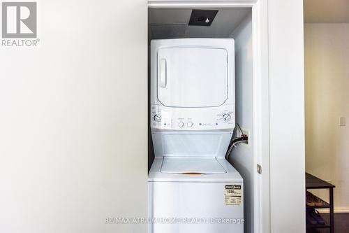 2708 - 75 St Nicholas Street, Toronto (Bay Street Corridor), ON - Indoor Photo Showing Laundry Room