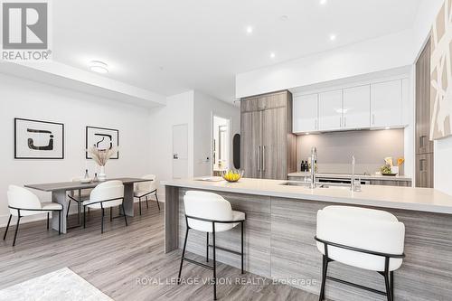 112 - 25 Adra Grado Way, Toronto, ON - Indoor Photo Showing Kitchen With Upgraded Kitchen