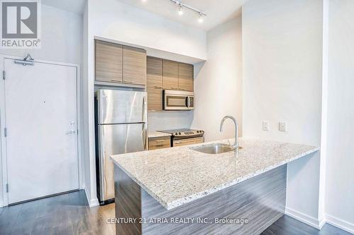 Ps 3 - 66 Forest Manor Road, Toronto, ON - Indoor Photo Showing Kitchen With Upgraded Kitchen