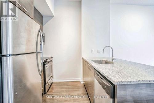 Ps 3 - 66 Forest Manor Road, Toronto, ON - Indoor Photo Showing Kitchen