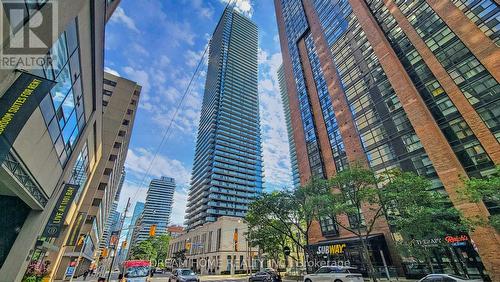 709 - 1080 Bay Street, Toronto, ON - Outdoor With Facade