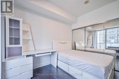 709 - 1080 Bay Street, Toronto, ON - Indoor Photo Showing Bedroom