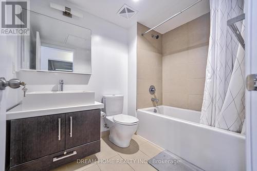 709 - 1080 Bay Street, Toronto, ON - Indoor Photo Showing Bathroom