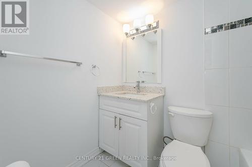 901 - 5 Parkway Forest Drive, Toronto, ON - Indoor Photo Showing Bathroom