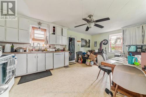 4 Cross Creek Road, Kawartha Lakes, ON - Indoor Photo Showing Kitchen