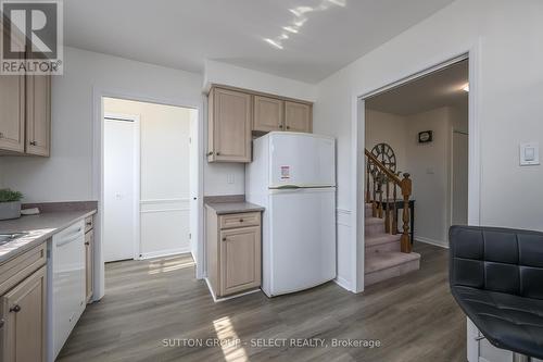 5 Spencer Court, London, ON - Indoor Photo Showing Kitchen