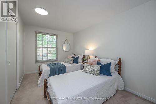 5 Spencer Court, London, ON - Indoor Photo Showing Bedroom