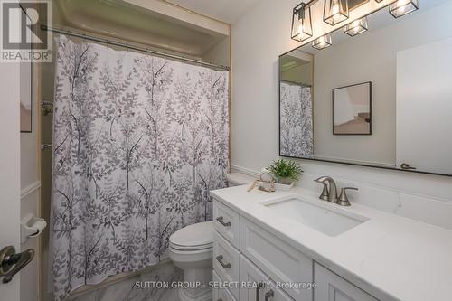 5 Spencer Court, London, ON - Indoor Photo Showing Bathroom