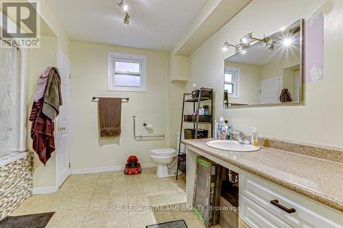 59 East Street, St. Thomas (Sw), ON - Indoor Photo Showing Bathroom