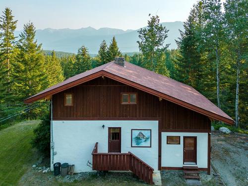 933 Oster Road, Golden, BC 