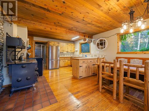 933 Oster Road, Golden, BC - Indoor Photo Showing Dining Room