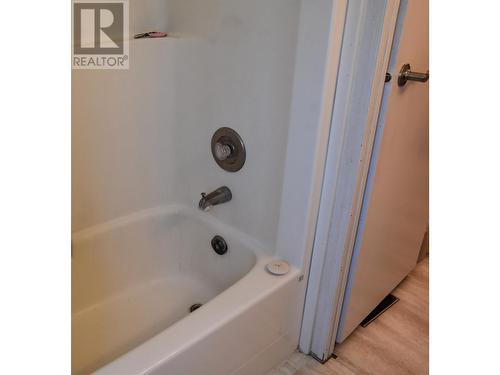 5650 Quesnel-Hixon Road, Quesnel, BC - Indoor Photo Showing Bathroom