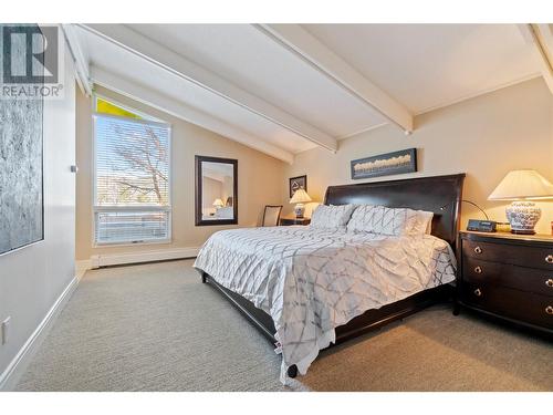 930 Fairway Crescent, Kelowna, BC - Indoor Photo Showing Bedroom