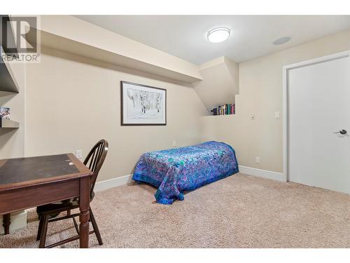 930 Fairway Crescent, Kelowna, BC - Indoor Photo Showing Bedroom