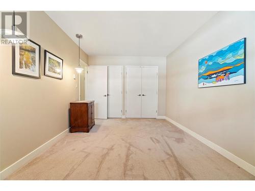 930 Fairway Crescent, Kelowna, BC - Indoor Photo Showing Other Room