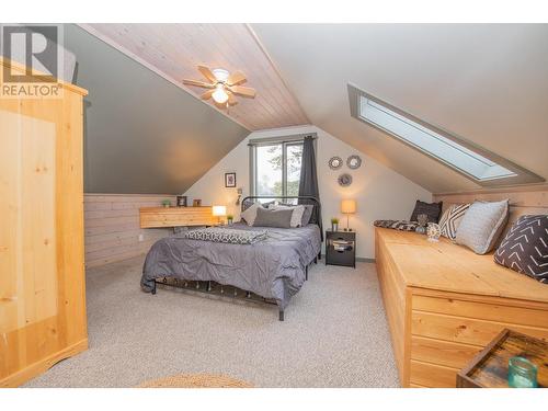 447 Ibis Avenue, Vernon, BC - Indoor Photo Showing Bedroom
