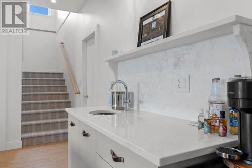 362 Rue Cheval Noir, Kamloops, BC - Indoor Photo Showing Kitchen