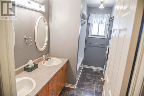 51 Woodland Crescent, Petawawa, ON - Indoor Photo Showing Bathroom